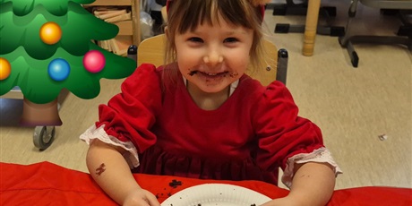 Powiększ grafikę: Mikołajkowa niespodzianka – słodkie dekorowanie 