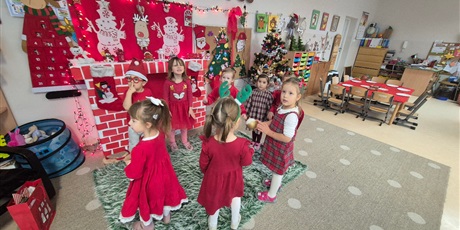 Powiększ grafikę: Mikołajkowe zabawy