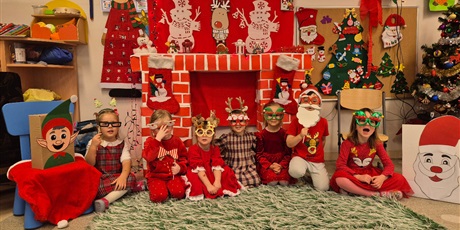 Powiększ grafikę: Mikołajkowe zabawy