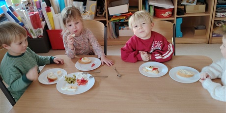 Powiększ grafikę: Mikołajowe kanapki