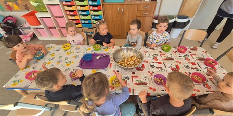 Powiększ grafikę: Owocowa przygoda w przedszkolu
