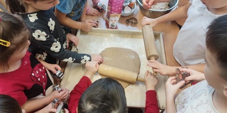 Powiększ grafikę: Pieczemy pierniczki