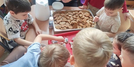 Powiększ grafikę: Pieczemy pierniczki