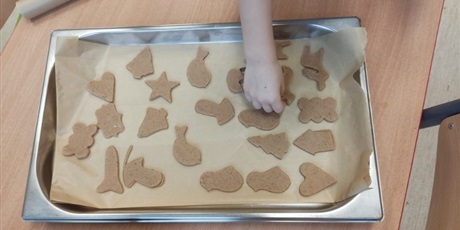 Powiększ grafikę: Pieczemy pierniczki