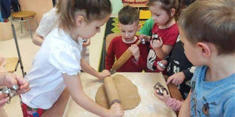 Powiększ grafikę: Pieczemy pierniczki