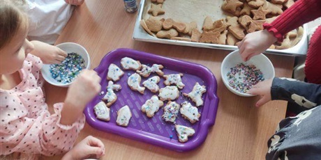 Powiększ grafikę: Pieczemy pierniczki