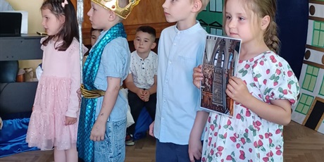 Powiększ grafikę: Przedstawienie ,,Spacer po Gdańsku'' dla rodziców
