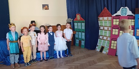 Powiększ grafikę: Przedstawienie ,,Spacer po Gdańsku'' dla rodziców