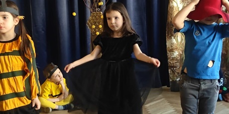 Powiększ grafikę: Przestawienie dla rodziców ,,Szewczyk Dratewka''