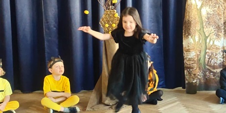 Powiększ grafikę: Przestawienie dla rodziców ,,Szewczyk Dratewka''