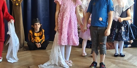 Powiększ grafikę: Przestawienie dla rodziców ,,Szewczyk Dratewka''