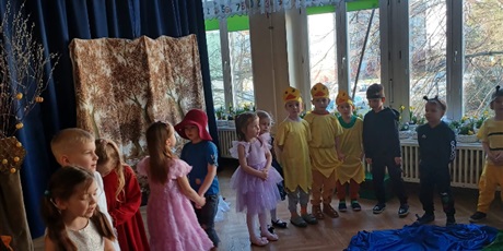 Powiększ grafikę: Przestawienie dla rodziców ,,Szewczyk Dratewka''