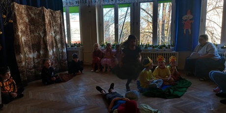 Powiększ grafikę: Przestawienie dla rodziców ,,Szewczyk Dratewka''