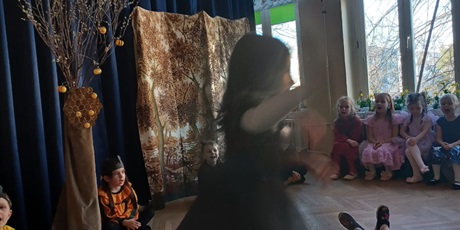 Powiększ grafikę: Przestawienie dla rodziców ,,Szewczyk Dratewka''