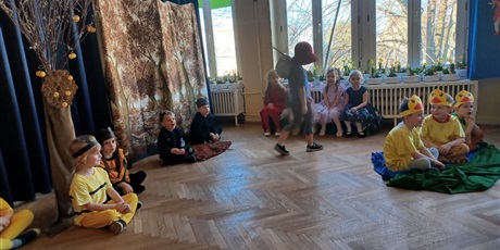 Powiększ grafikę: Przestawienie dla rodziców ,,Szewczyk Dratewka''