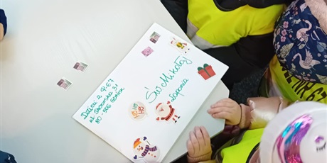 Powiększ grafikę: Spacer Chochlików na Pocztę Osiedlową – Listy do Świętego Mikołaja wysłane!