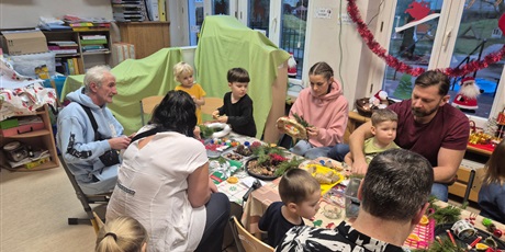 Powiększ grafikę: Świąteczne warsztaty z rodzicami w Przedszkolu „Wesołe Skrzaty”