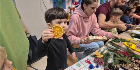 Powiększ grafikę: Świąteczne warsztaty z rodzicami w Przedszkolu „Wesołe Skrzaty”