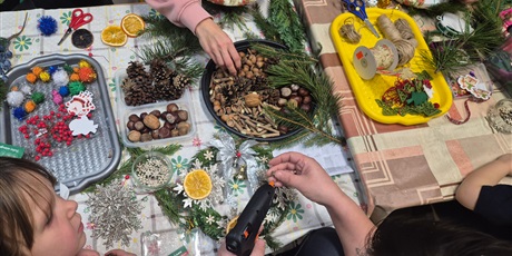 Powiększ grafikę: Świąteczne warsztaty z rodzicami w Przedszkolu „Wesołe Skrzaty”