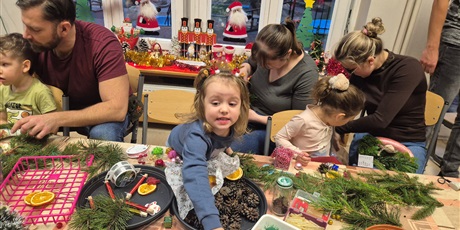 Powiększ grafikę: Świąteczne warsztaty z rodzicami w Przedszkolu „Wesołe Skrzaty”