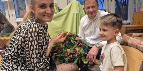 Powiększ grafikę: Świąteczne warsztaty z rodzicami w Przedszkolu „Wesołe Skrzaty”