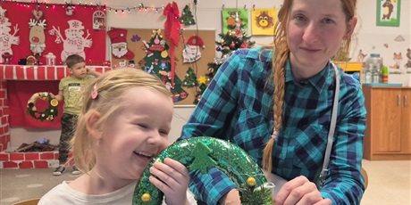 Powiększ grafikę: Świąteczne warsztaty z rodzicami w Przedszkolu „Wesołe Skrzaty”