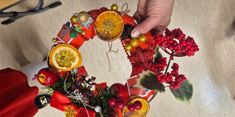 Powiększ grafikę: Świąteczne warsztaty z rodzicami w Przedszkolu „Wesołe Skrzaty”