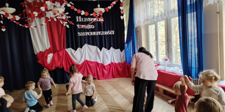 Powiększ grafikę: Tańce