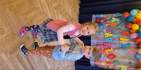 Powiększ grafikę: Tańce