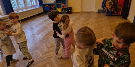 Powiększ grafikę: Tańce