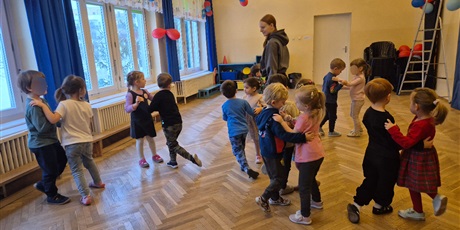 Powiększ grafikę: Tańce