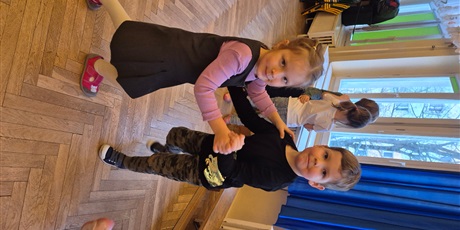 Powiększ grafikę: Tańce