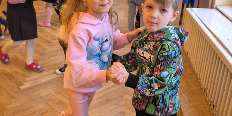 Powiększ grafikę: Tańce