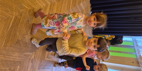 Powiększ grafikę: Tańce