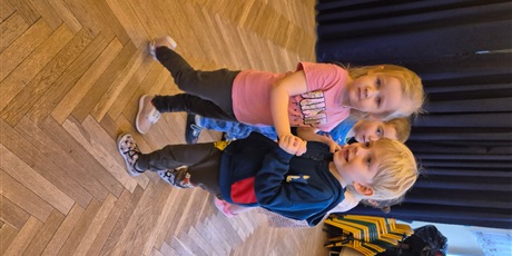 Powiększ grafikę: Tańce