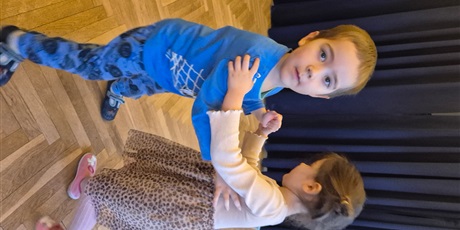 Powiększ grafikę: Tańce