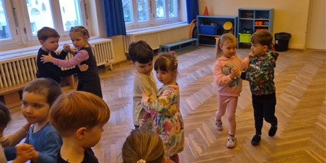 Powiększ grafikę: Tańce