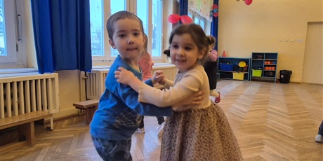 Powiększ grafikę: Tańce