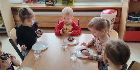 Powiększ grafikę: Tłusty czwartek