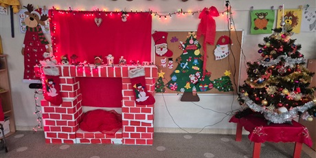 Powiększ grafikę: Ubieranie choinki