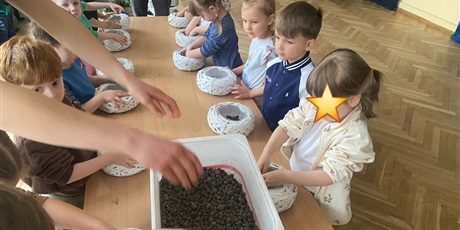 Powiększ grafikę: Warsztaty,, Kwiatowy koszyczek''