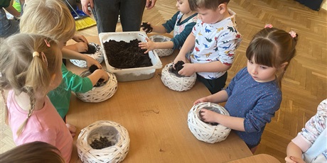 Powiększ grafikę: Warsztaty,, Kwiatowy koszyczek''