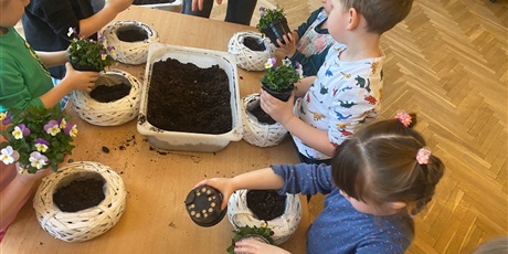 Powiększ grafikę: Warsztaty,, Kwiatowy koszyczek''