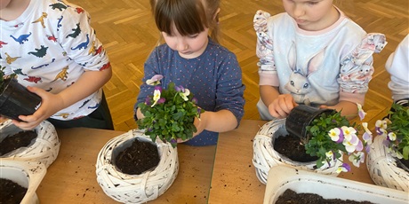 Powiększ grafikę: Warsztaty,, Kwiatowy koszyczek''