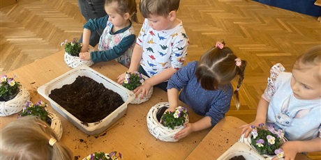 Powiększ grafikę: Warsztaty,, Kwiatowy koszyczek''