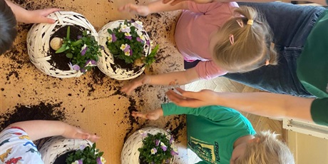 Powiększ grafikę: Warsztaty,, Kwiatowy koszyczek''