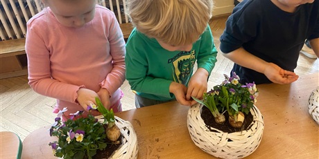 Powiększ grafikę: Warsztaty,, Kwiatowy koszyczek''