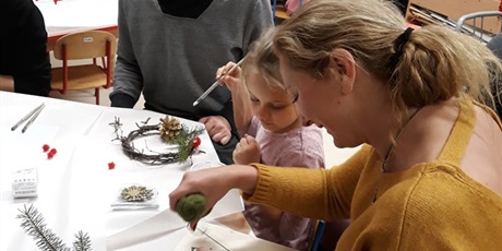 Powiększ grafikę: Warsztaty Bożonarodzeniowe w Koszałkach z Rodzicami 