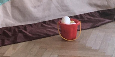 Powiększ grafikę: „Wielkanocna bajka – kto podbiera kurom jajka?” – teatrzyk