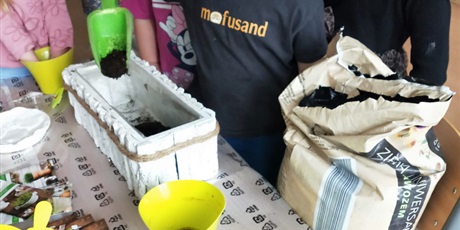 Powiększ grafikę: Wiosenny ogródek 